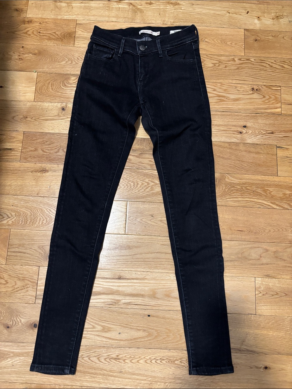 Levi’s 710 Super Skinny Jeans in Black Size 25 (runs small)